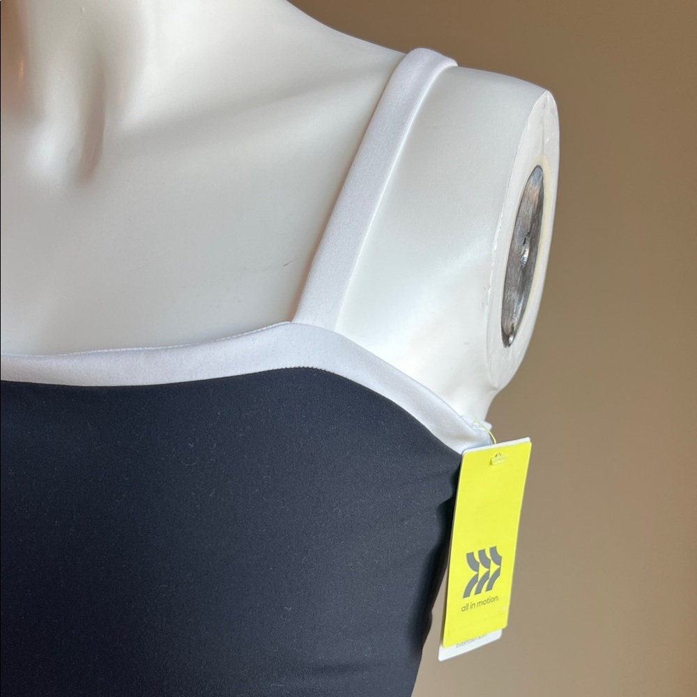 Women’s Active Tank with Contrast Trim and Built-In Bra for Light Support. - Picture 2 of 7